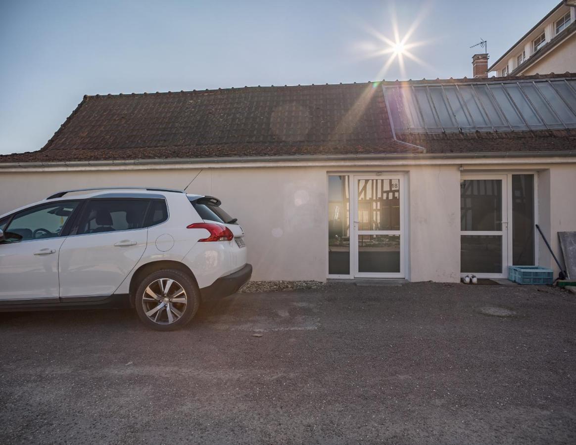 トロワLoft Avec Jardin Et Parking Priveアパートメント エクステリア 写真