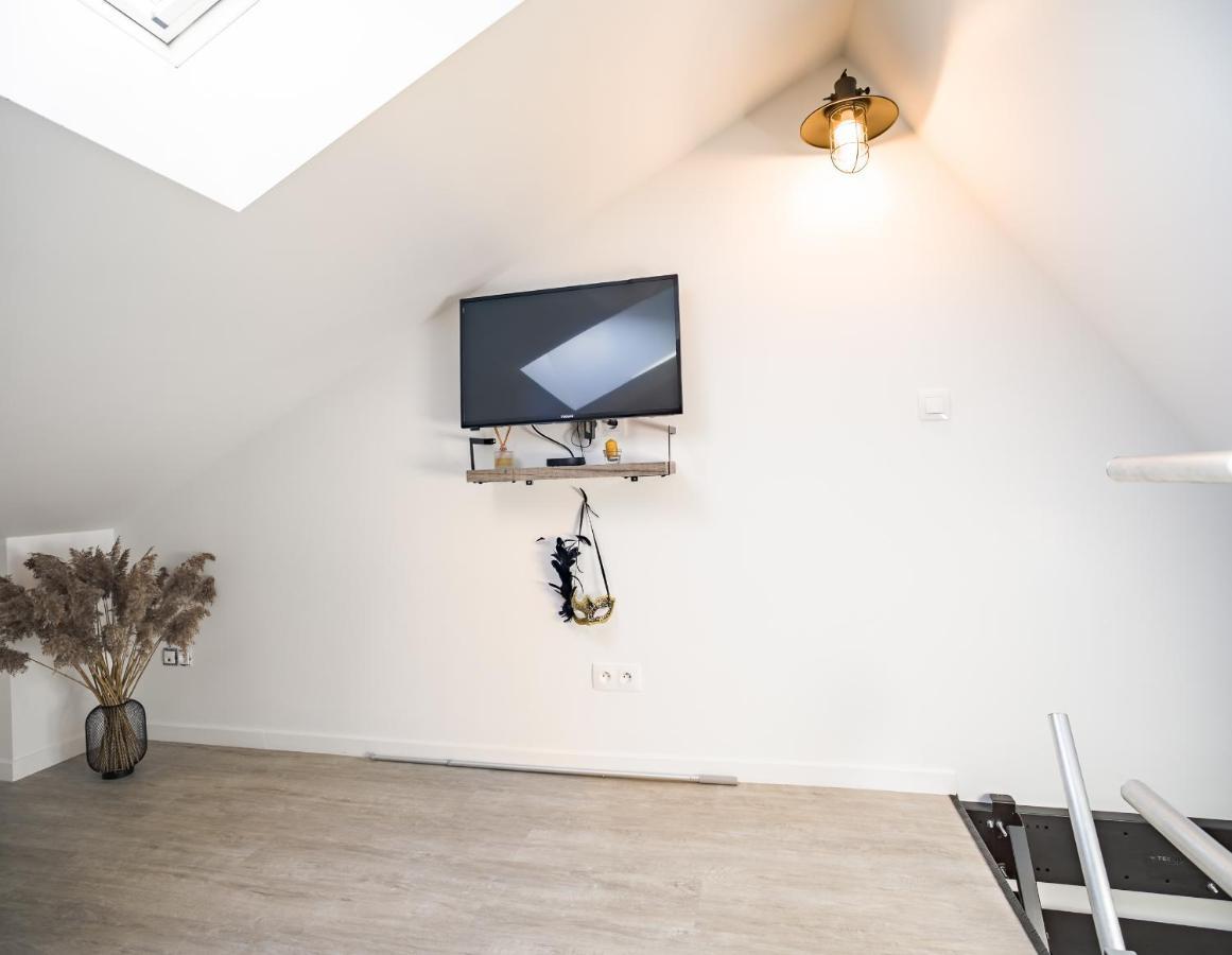 トロワLoft Avec Jardin Et Parking Priveアパートメント エクステリア 写真