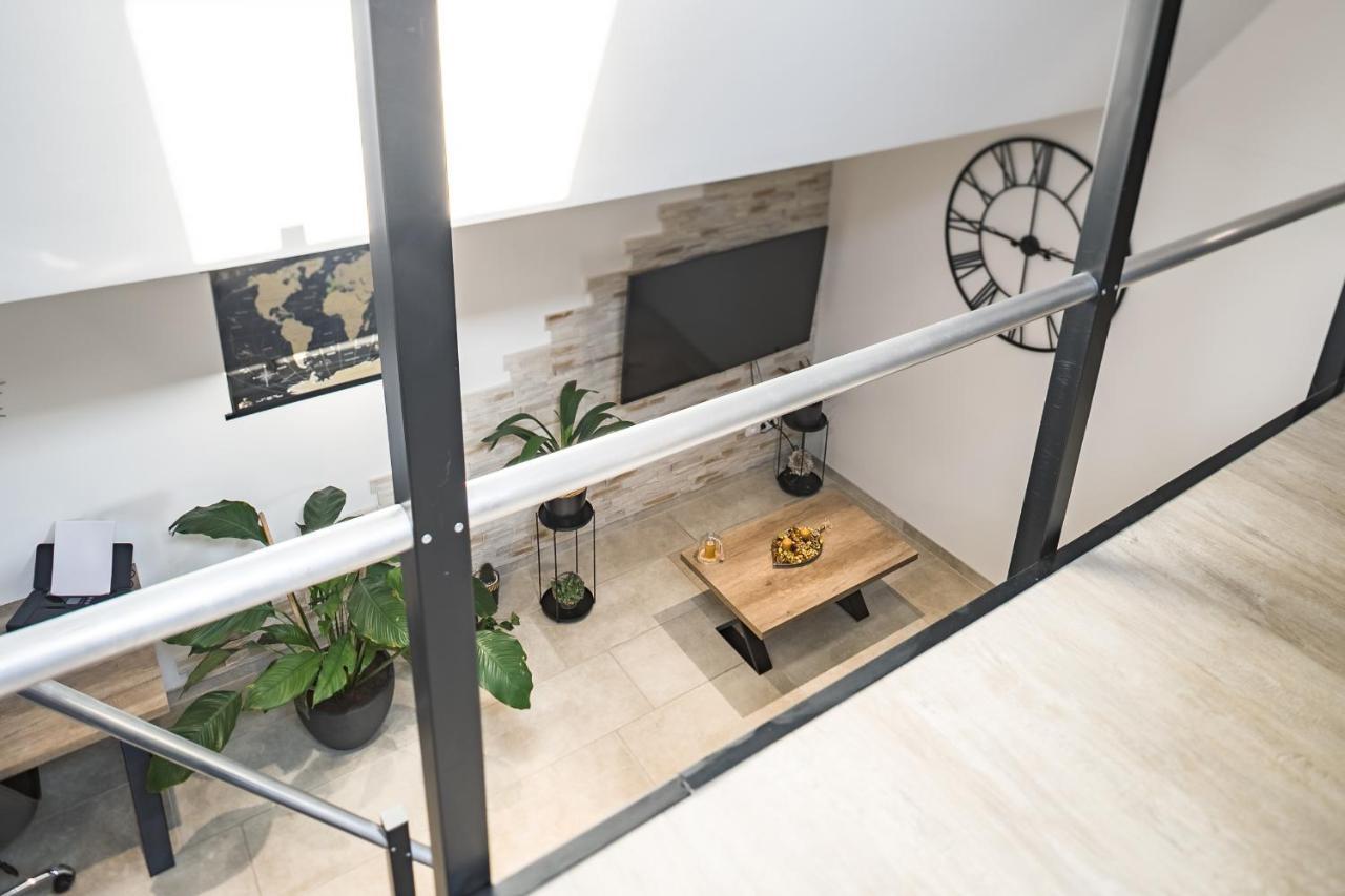 トロワLoft Avec Jardin Et Parking Priveアパートメント エクステリア 写真